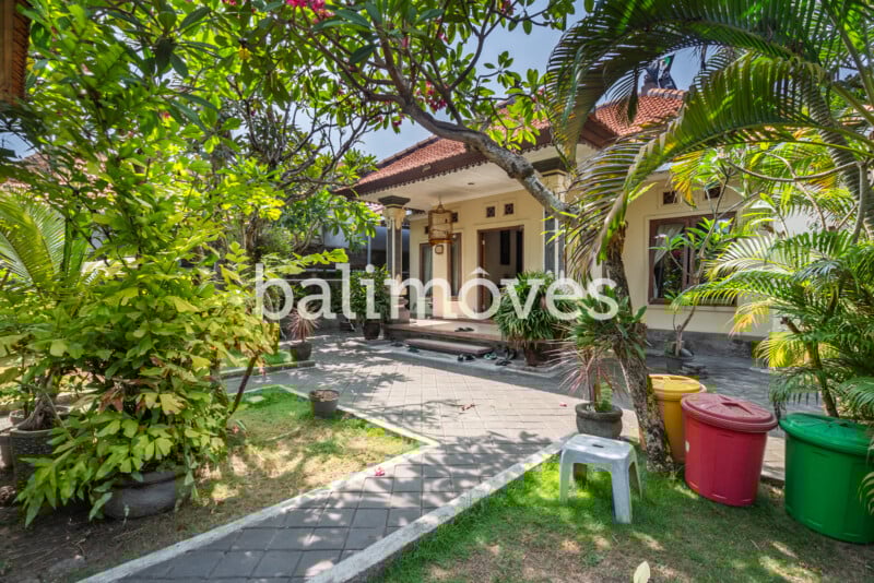 Three Bedroom House Rent Sanur B2600