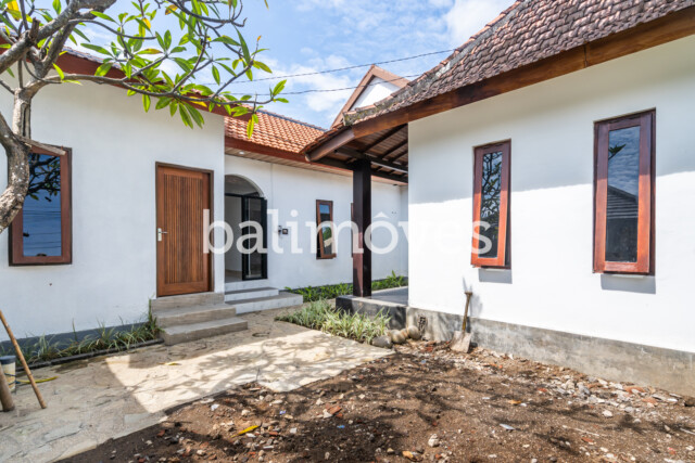 One Bedroom House Rent Beachside Sanur B2847 43