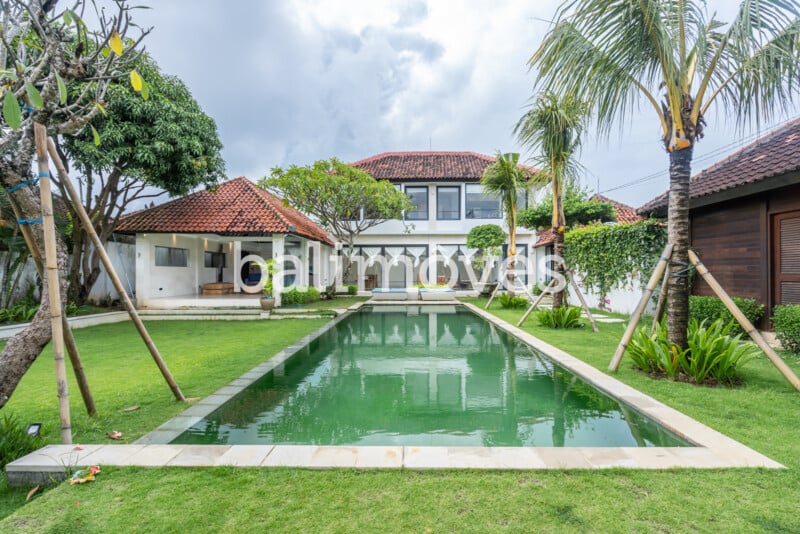 Four Bedroom Villa Rent Sanur B3063