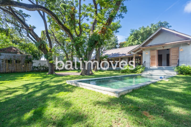 Three Bedroom Villa Rent Beachside Padanggalak B3088 10